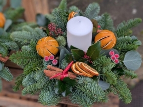 Round Christmas Arrangement